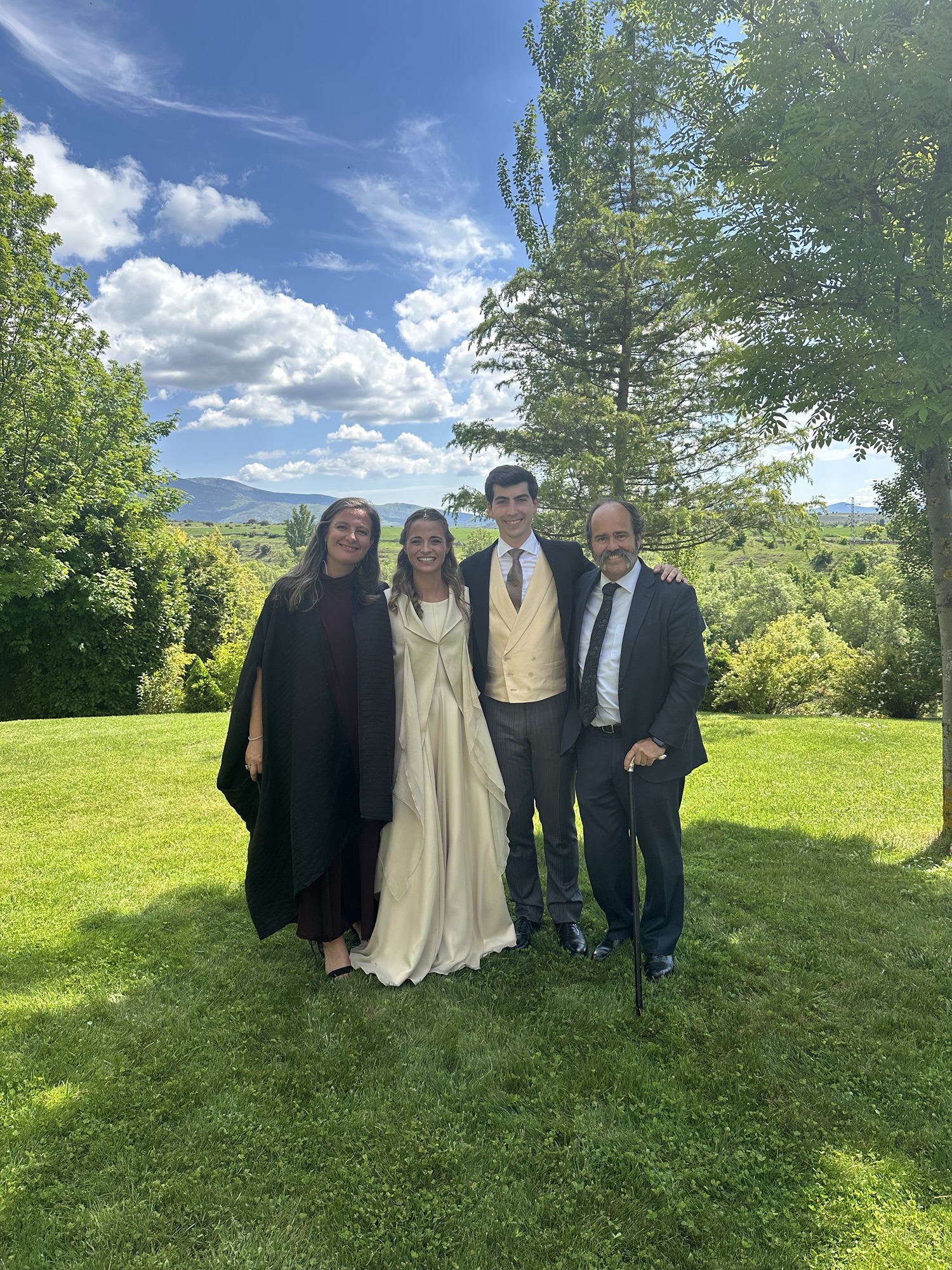 El Amor Se Viste de Boda